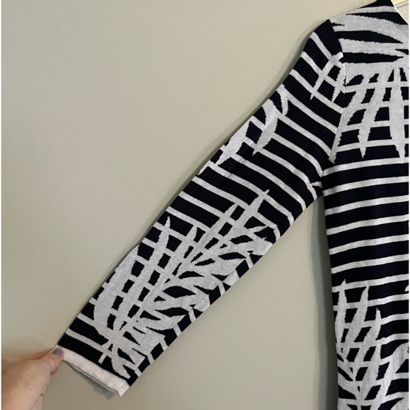 TOMMY BAHAMA | Small | Very SOFT! - Picture 2 of 12